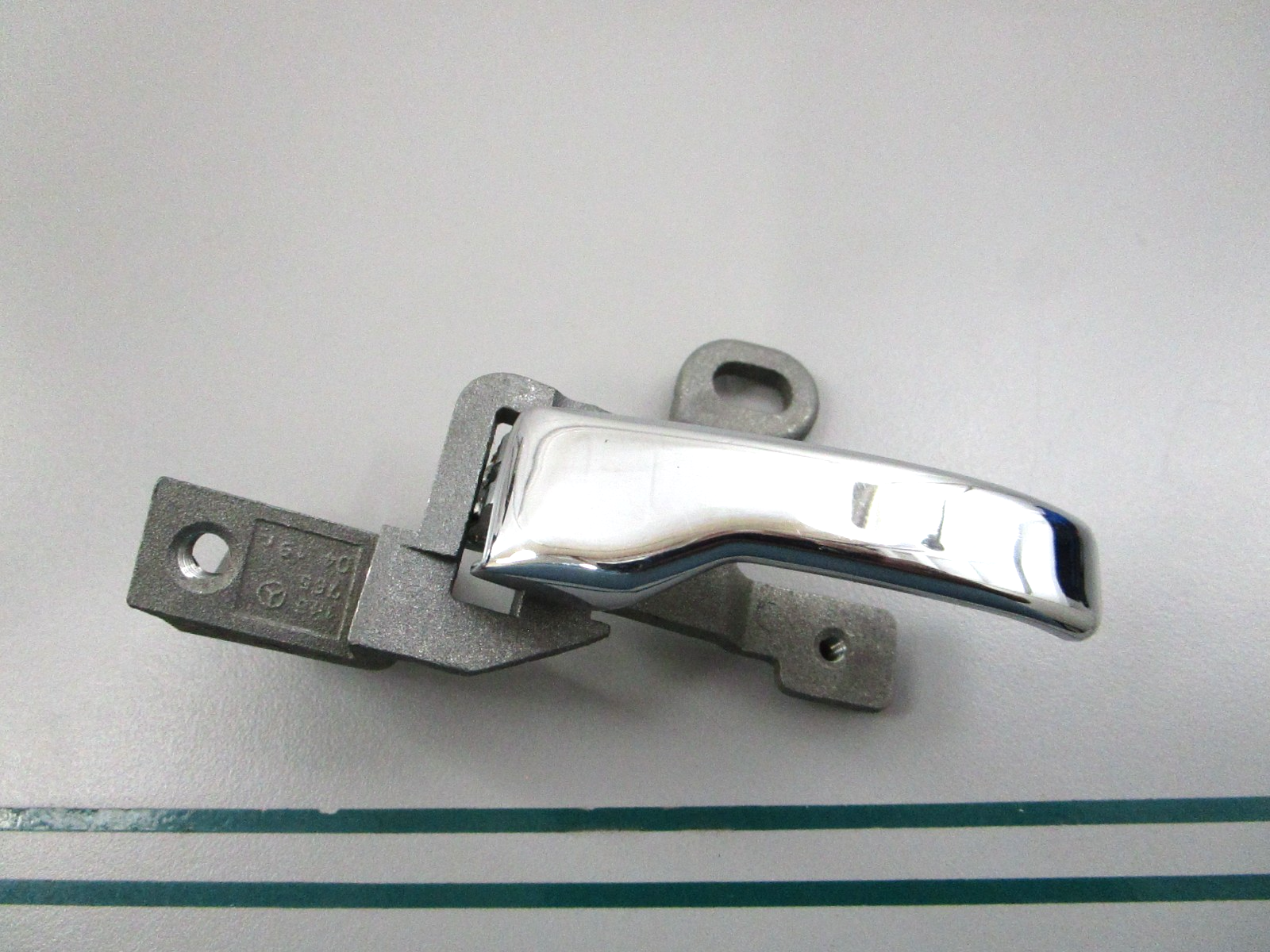 NEW OEM 1237600261 Mercedes-Benz Right Door Handle 0810