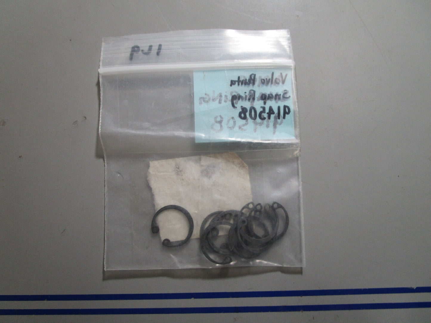 *NEW OEM* (LOT OF 9) 0810 Volvo Penta Snap Ring 914508