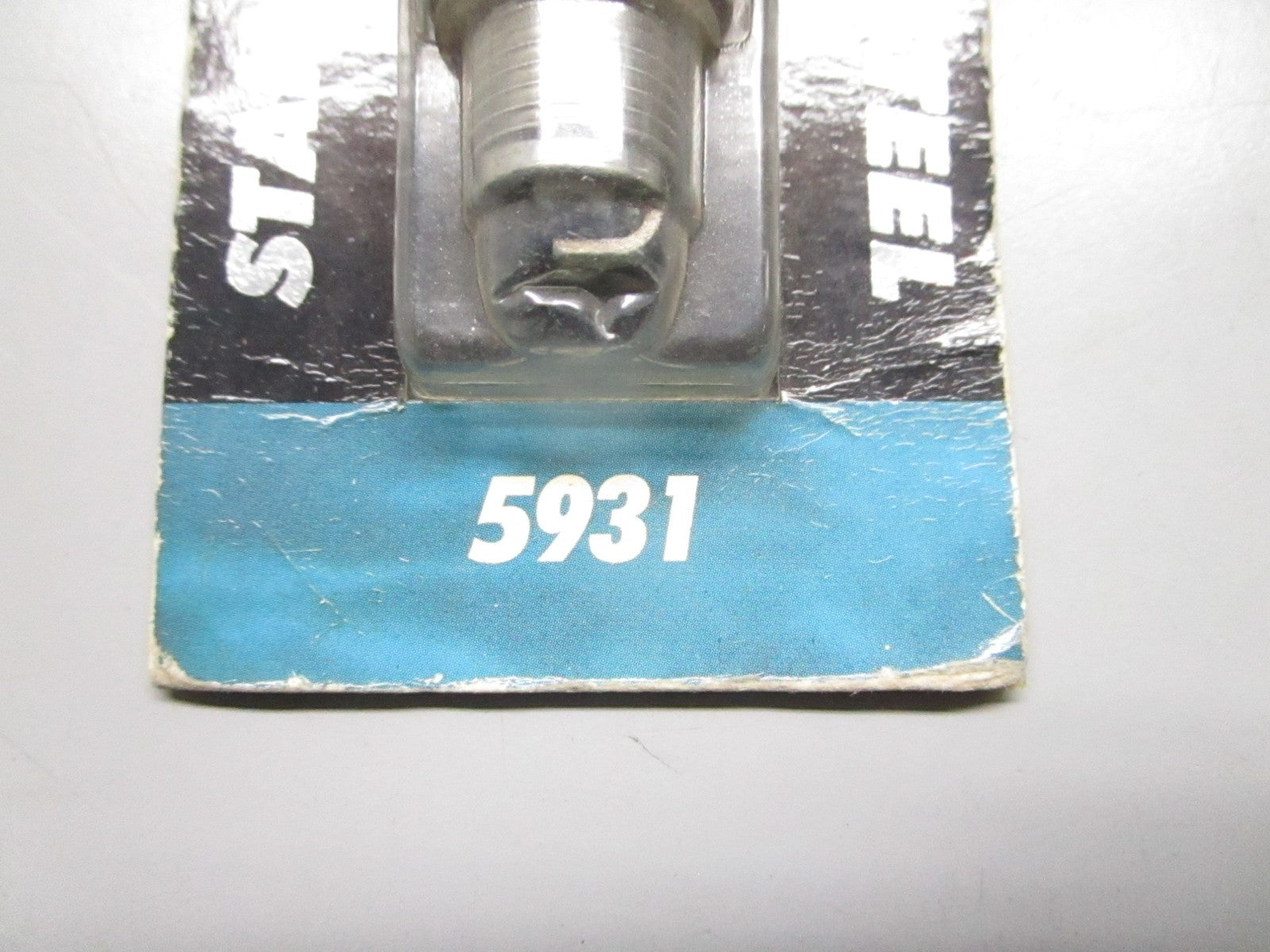 *NEW OEM* (LOT OF 4) 0820 Champion Spark Plug 5931 Replaces: QL82C