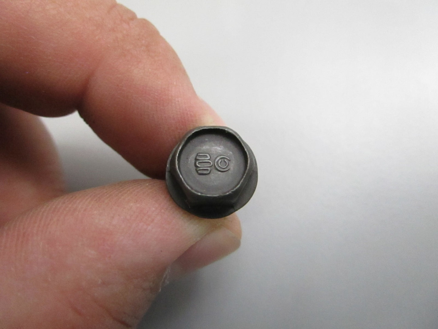 NEW OEM PT9743 John Deere Bolt 0810