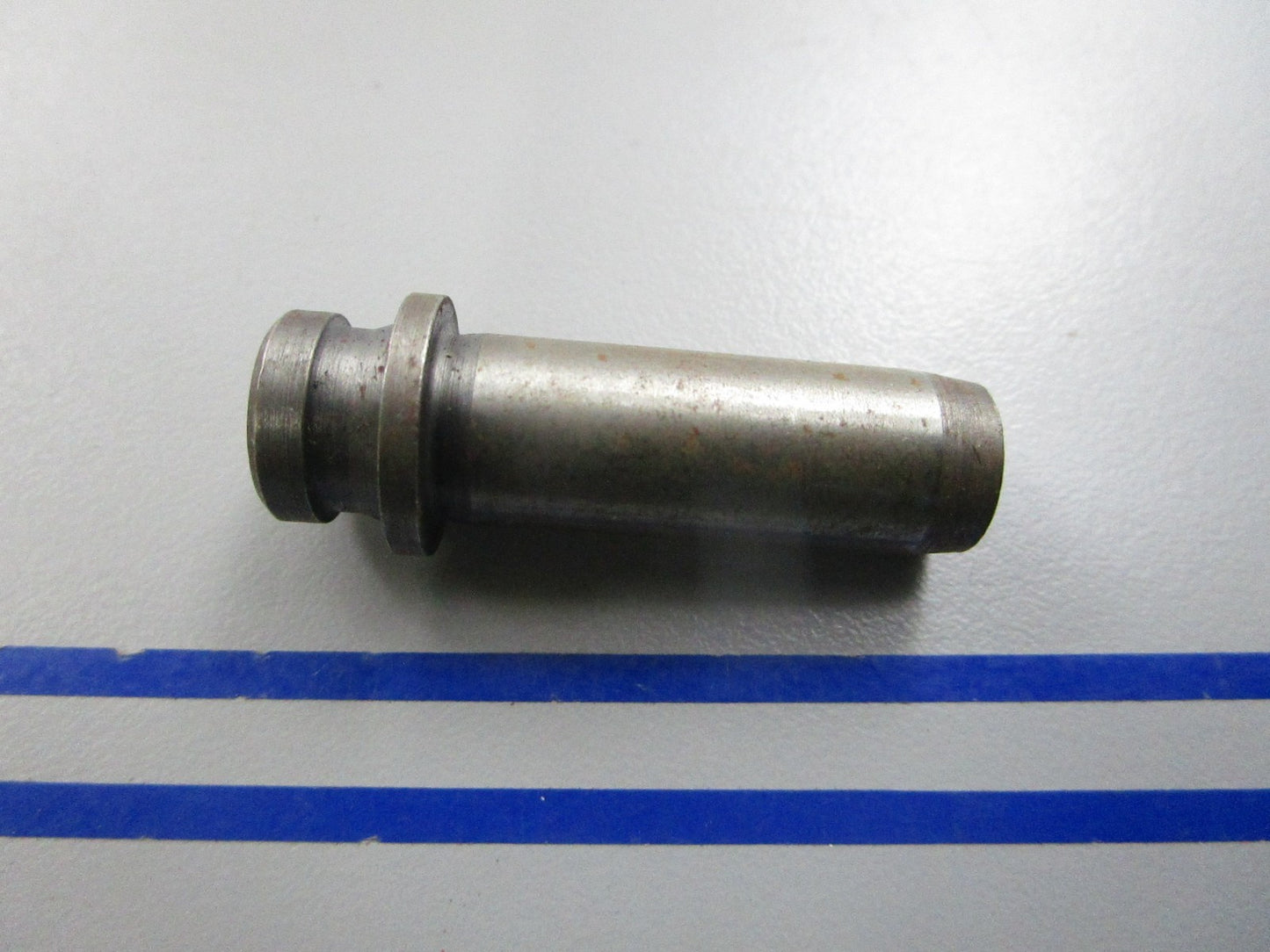 NEW OEM 185-2069 Onan Exhaust Valve Guide 0820