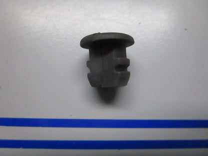 *NEW OEM* 0820 OMC Johnson Evinrude Plug 341231 0341231