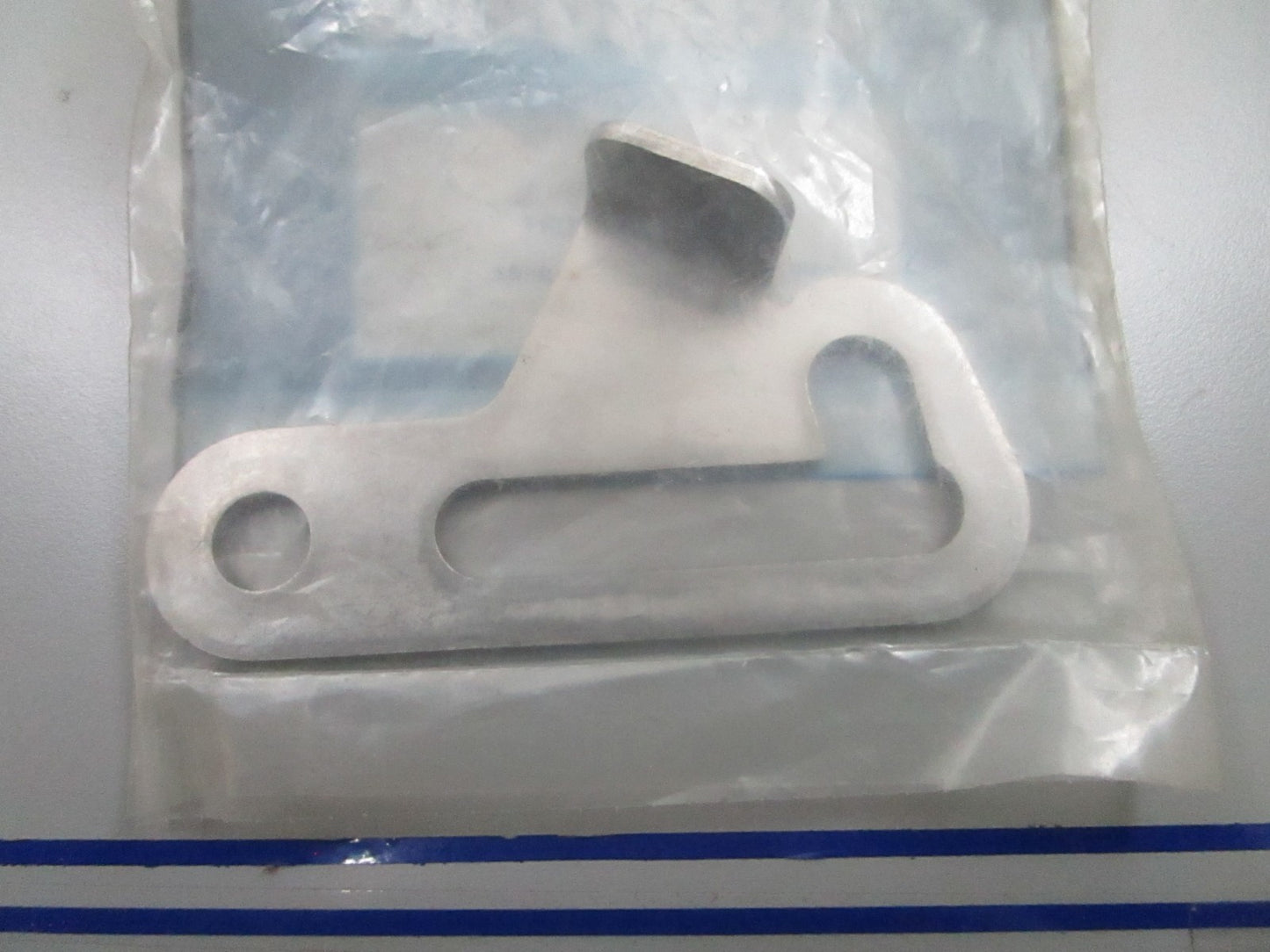 *NEW OEM* 0810 Mercury Quicksilver Port Tilt Stop 820527