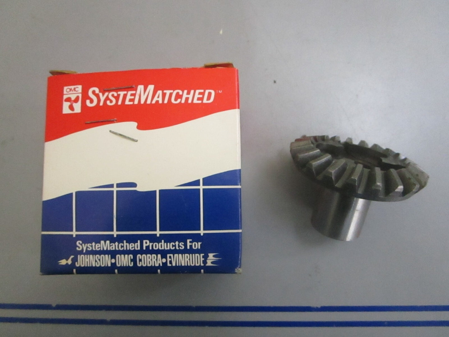 *NEW OEM* 0820 OMC Johnson Evinrude 21T Forward Gear 390295 0390295