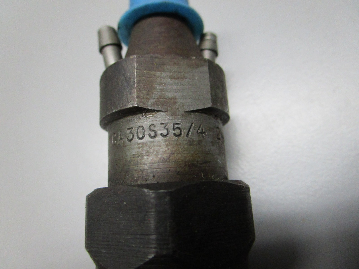 NEW OEM KCA30S35/4 Mercedes-Benz Fuel Injector 0820