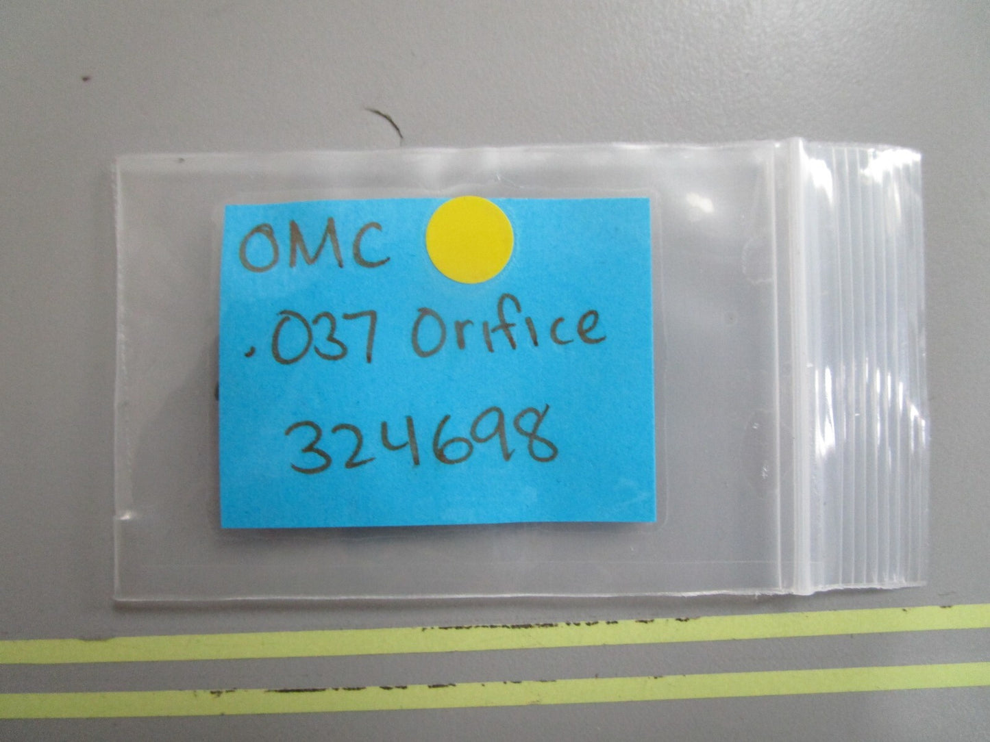 *NEW OEM* 0810 OMC Johnson Evinrude .037 Orifice 324698 0324698