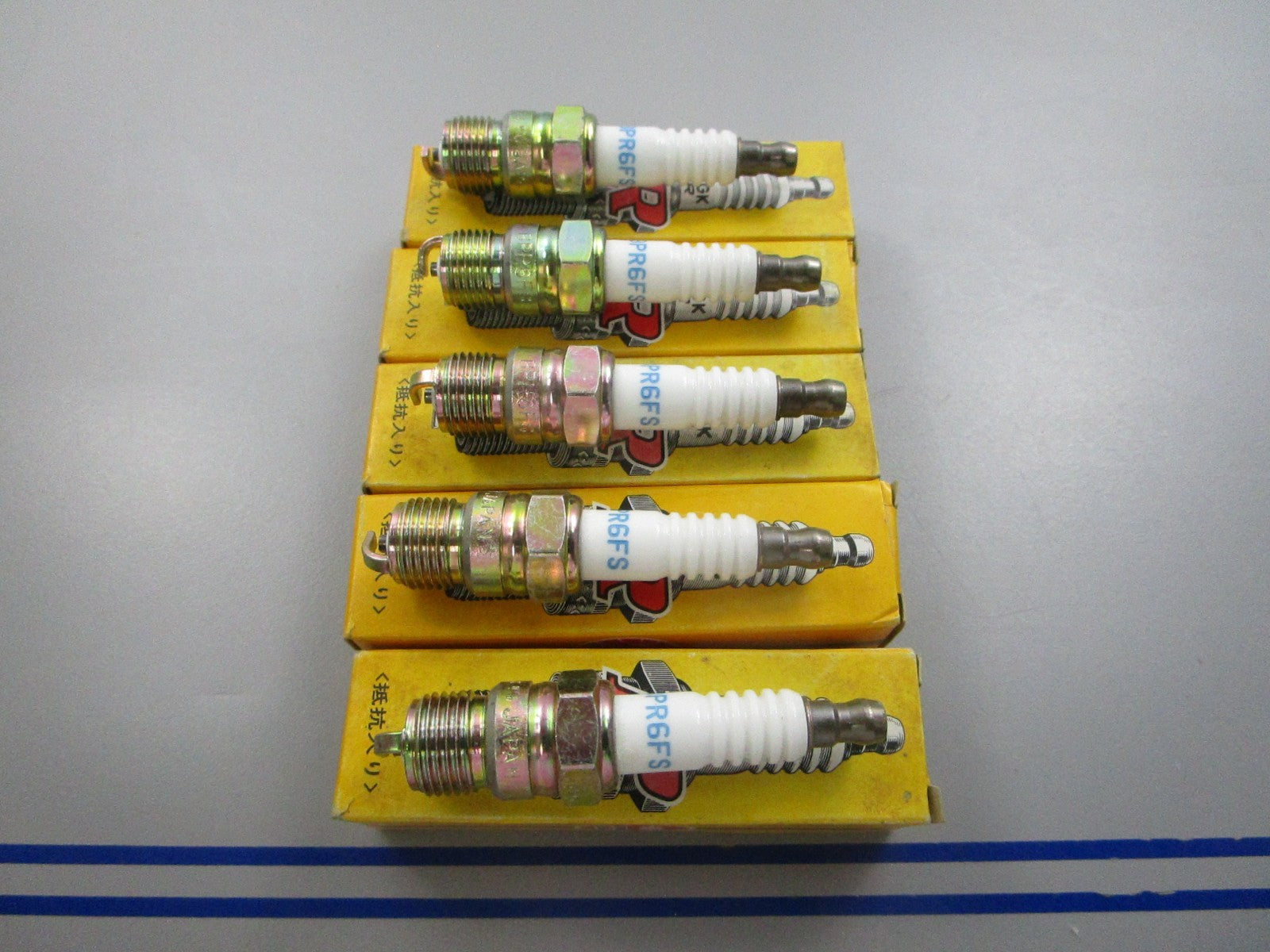NEW (LOT OF 5) BPR6FS NGK Spark Plug 0810