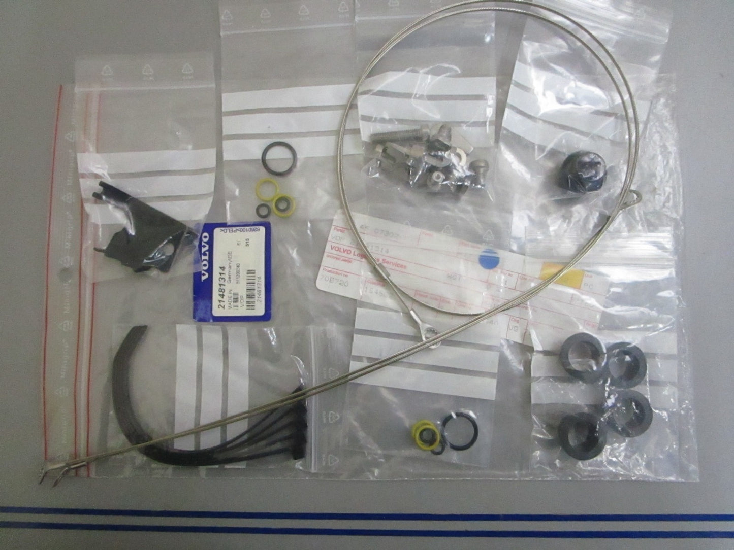 *NEW OEM* 0820 Volvo Penta Hardware Kit 21481314