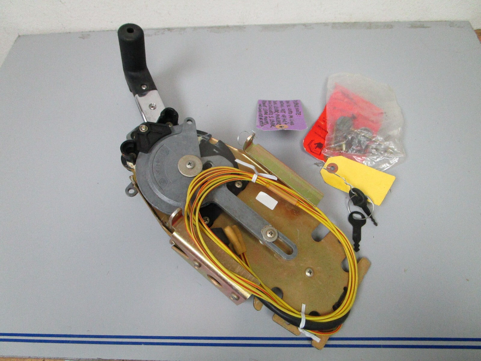 *NEW OEM* 0720 Johnson Evinrude 92'-99' Top Mount Remote Control & Trim 175257