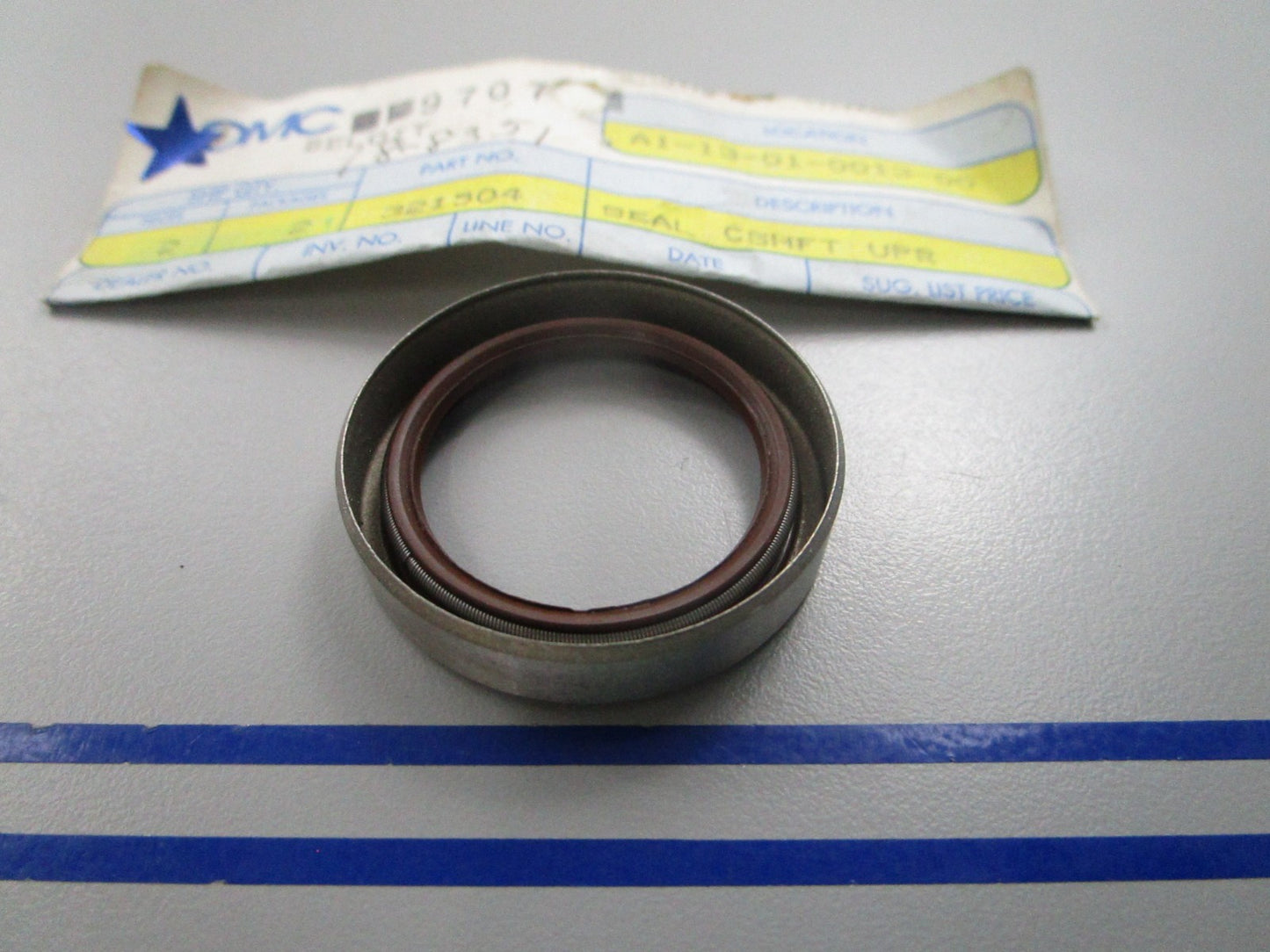 NEW OEM 321504 0321504 OMC Johnson Evinrude Crankshaft Seal 0810