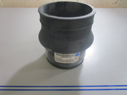 *NEW OEM* 0810 Volvo Penta Exhaust Hose 854935-4