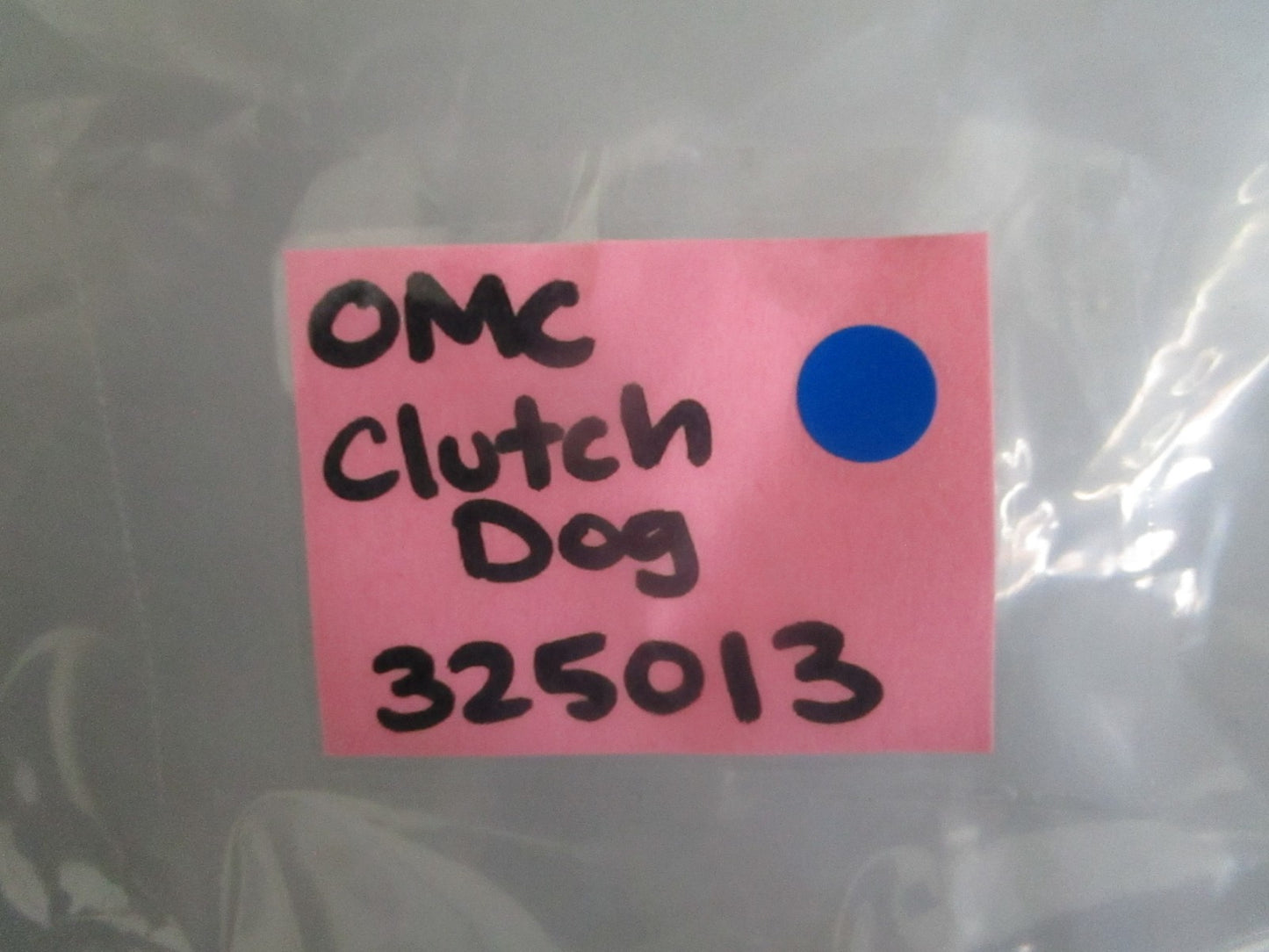 *NEW OEM* 0820 OMC Johnson Evinrude Clutch Dog 325013 0325013