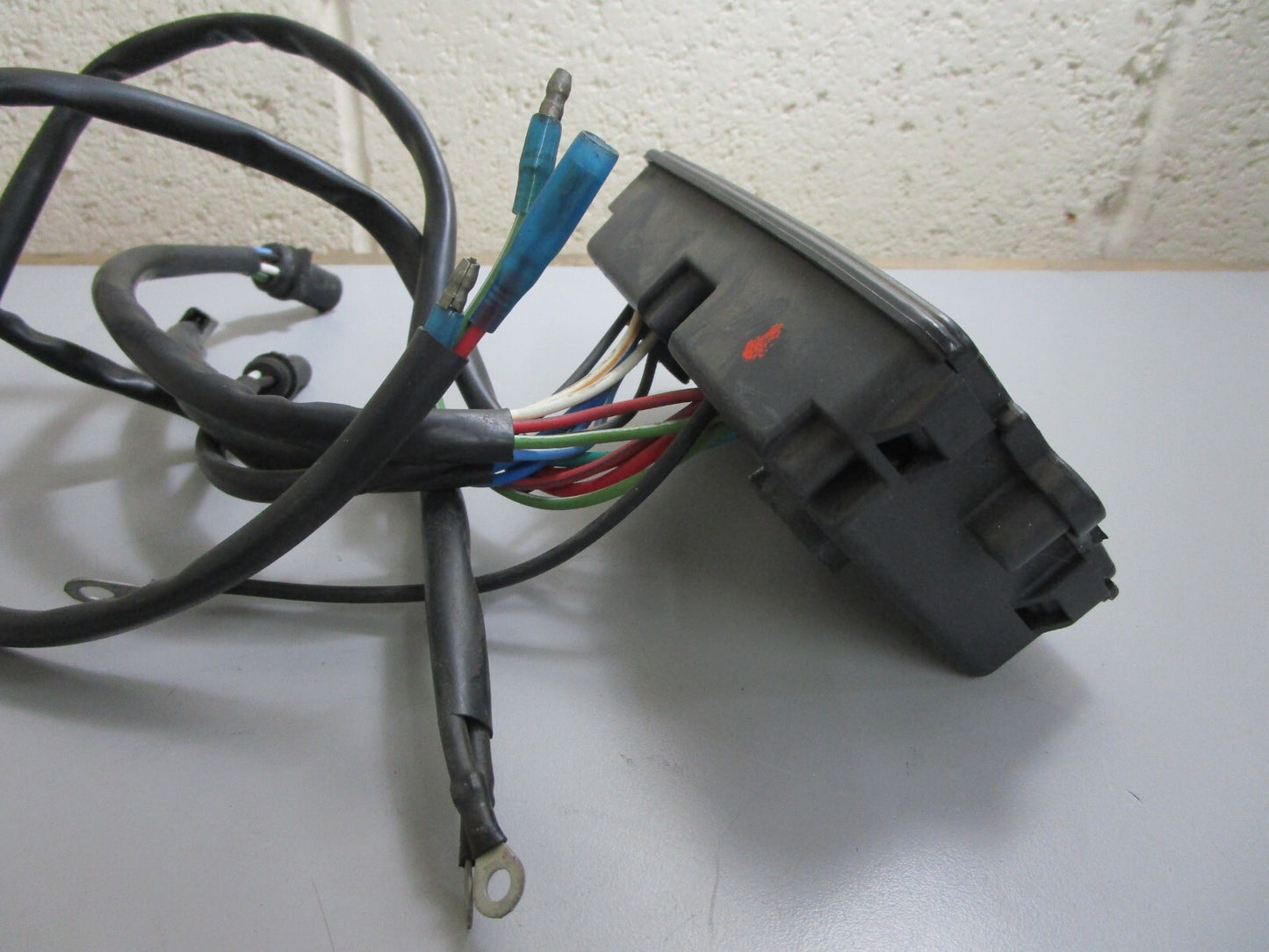 *NEW OEM* 0820 OMC Johnson Evinrude Junction Box & Cover Assy 583910 0583910