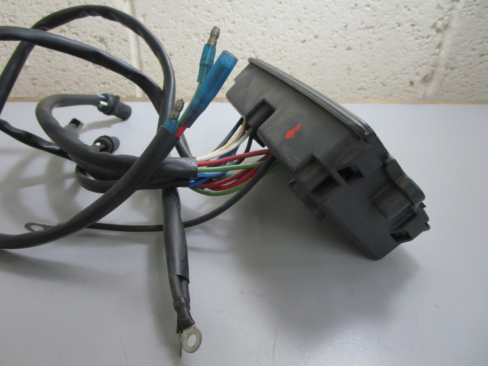 *NEW OEM* 0820 OMC Johnson Evinrude Junction Box & Cover Assy 583910 0583910