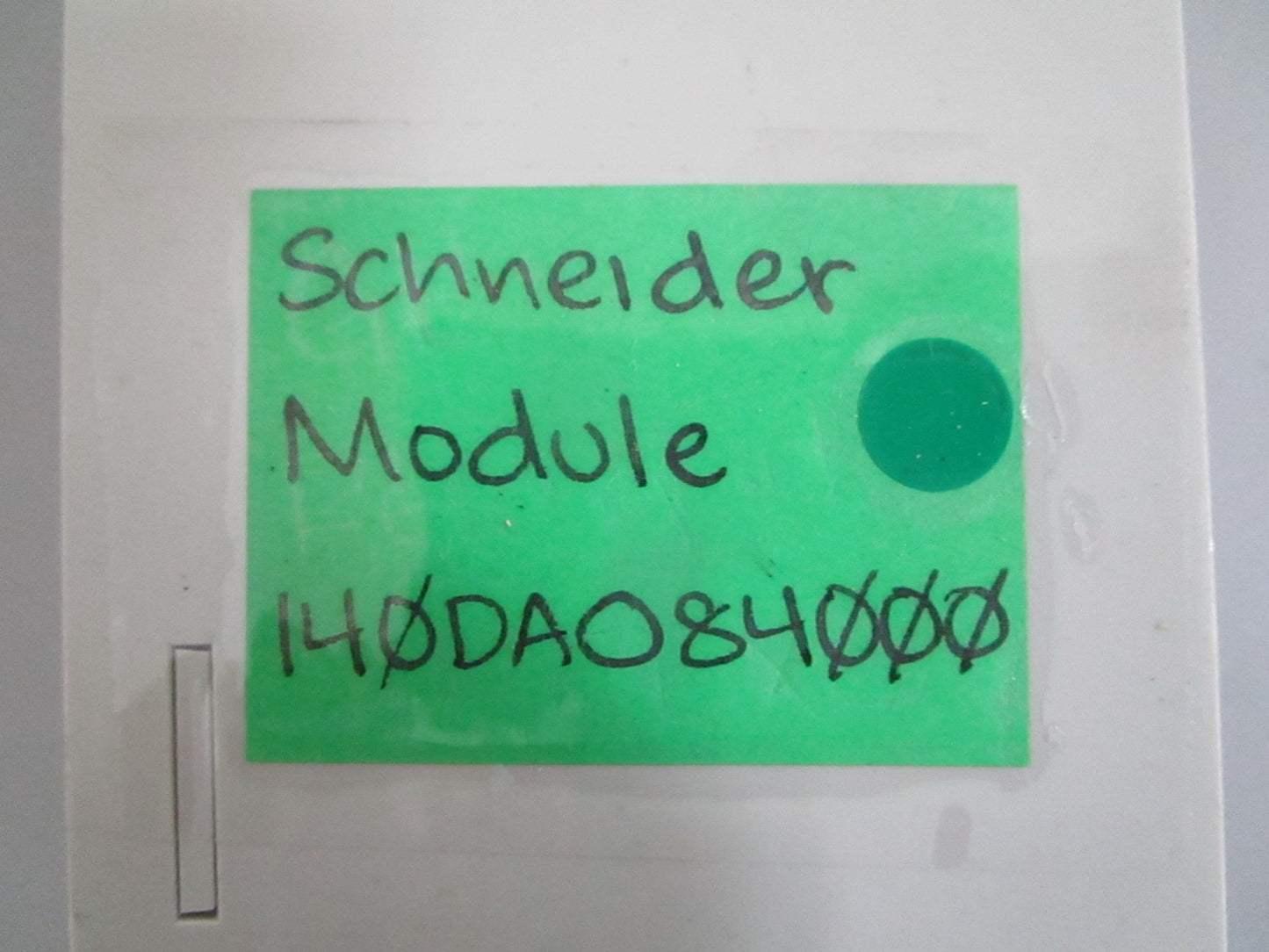 Schneider 140DAO84000 Modicon Quantum Discrete Output Module NEW OEM 0820