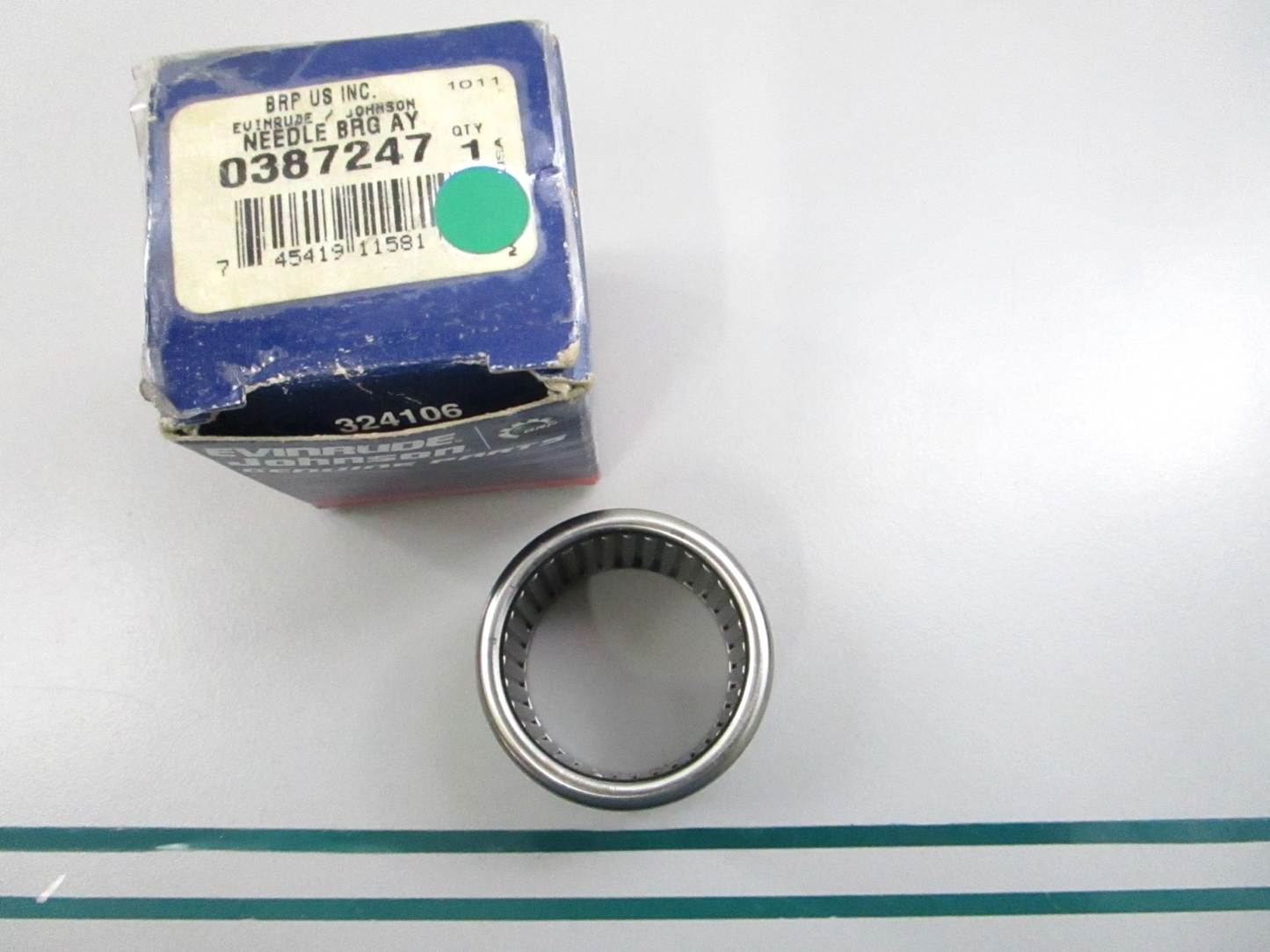 OMC Johnson Evinrude NEW OEM Rear Carrier Bearing 0387247 V6 100-300HP NOS 0810