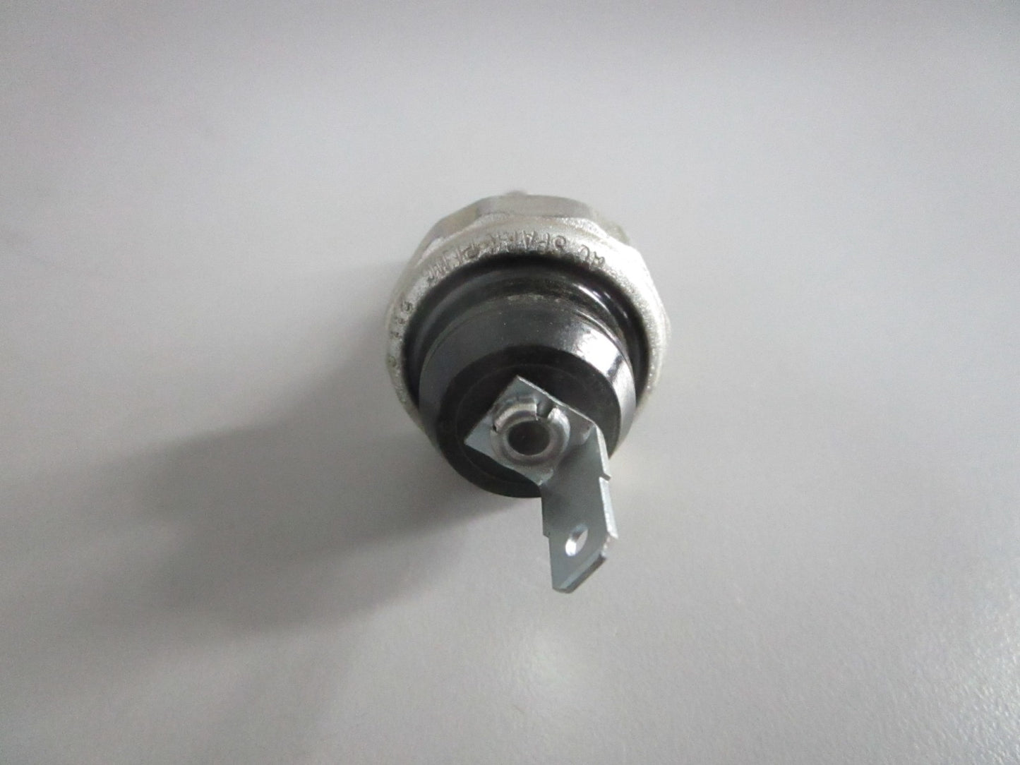 NEW OEM 984897 0984897 OMC Johnson Evinrude Oil Switch Assy 0820