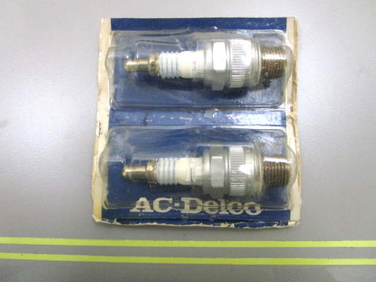 *NEW* (LOT OF 2) 0750 AC Delco SPARK PLUG VB40FFM