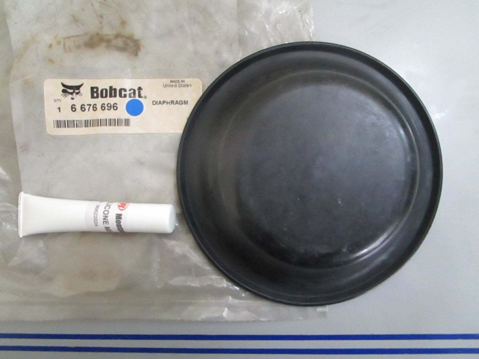 *NEW OEM* 0820 Bobcat Diaphragm 6676696
