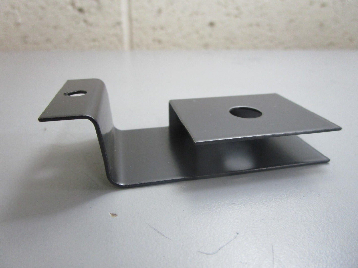 *NEW OEM* 0820 Volvo Penta Bracket 9514183