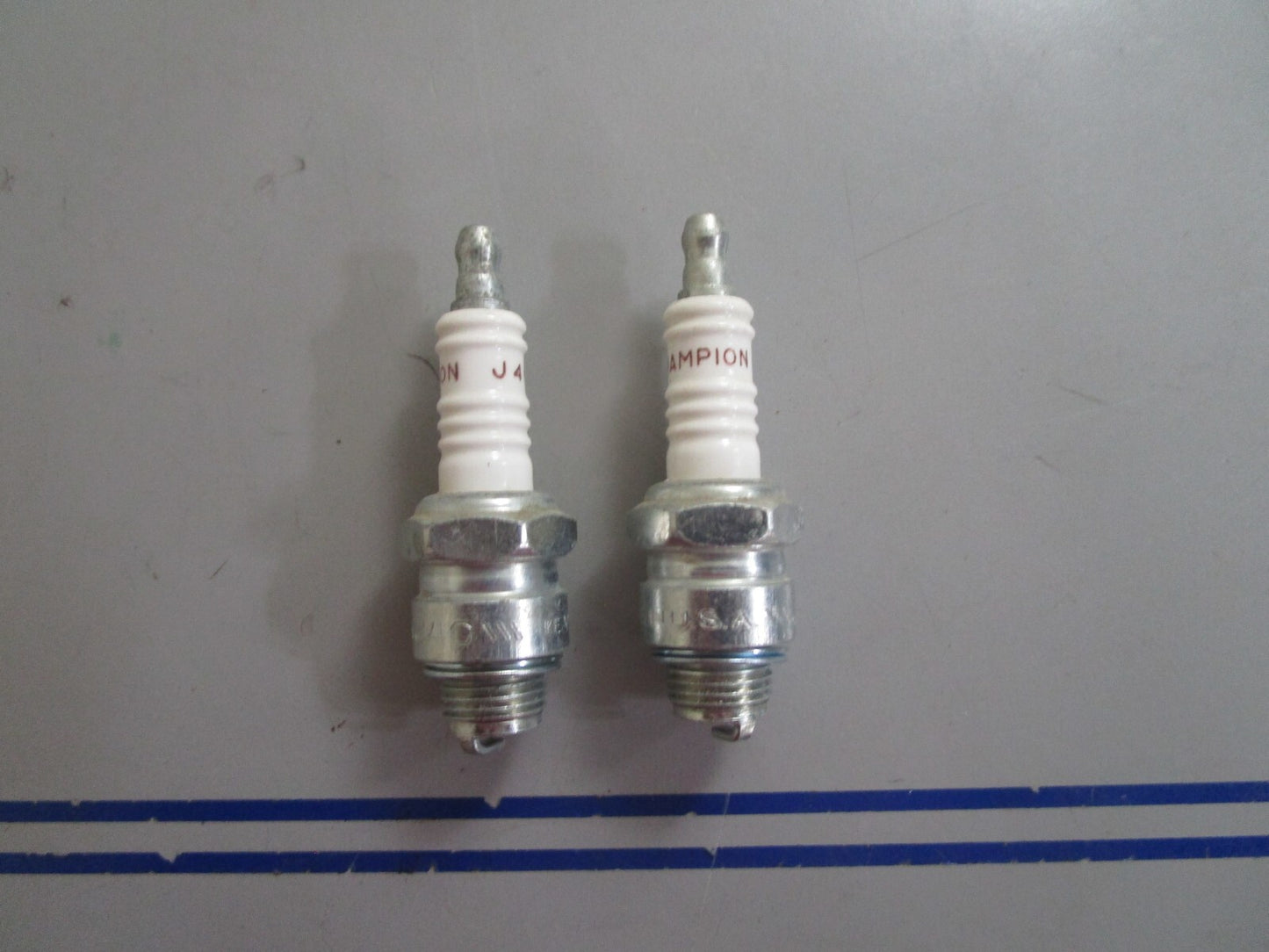 *NEW OEM* (LOT OF 2) 0720 Champion Spark Plug QL82YC