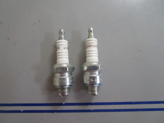 *NEW OEM* (LOT OF 2) 0720 Champion Spark Plug QL82YC