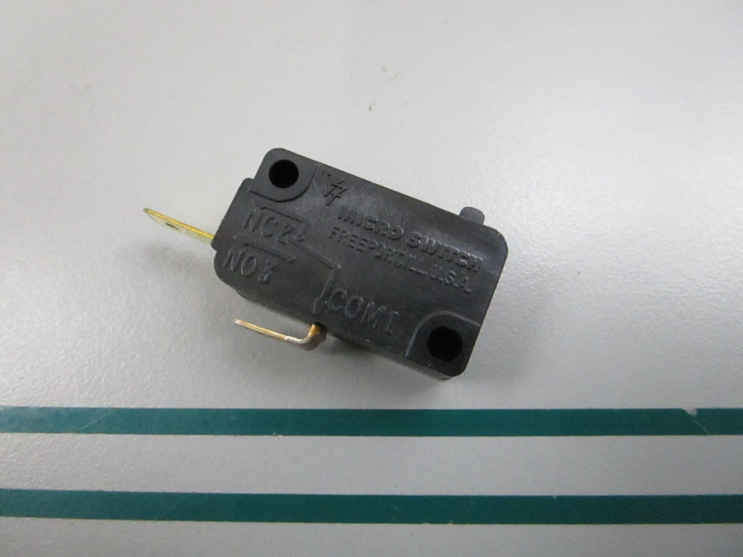 NEW OEM 87-17277 Mercury Quicksilver Switch 0810