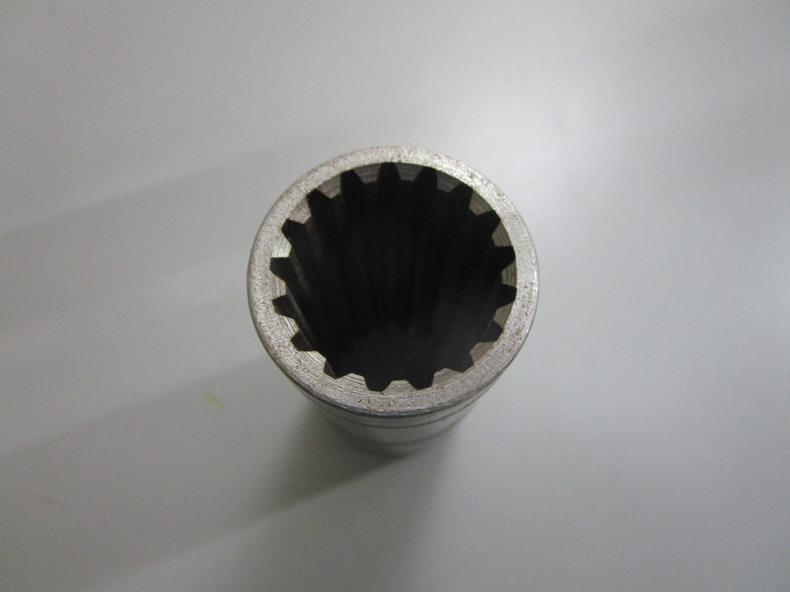 *NEW OEM* 0820 Volvo Penta 17 Splined Sleeve 3862085