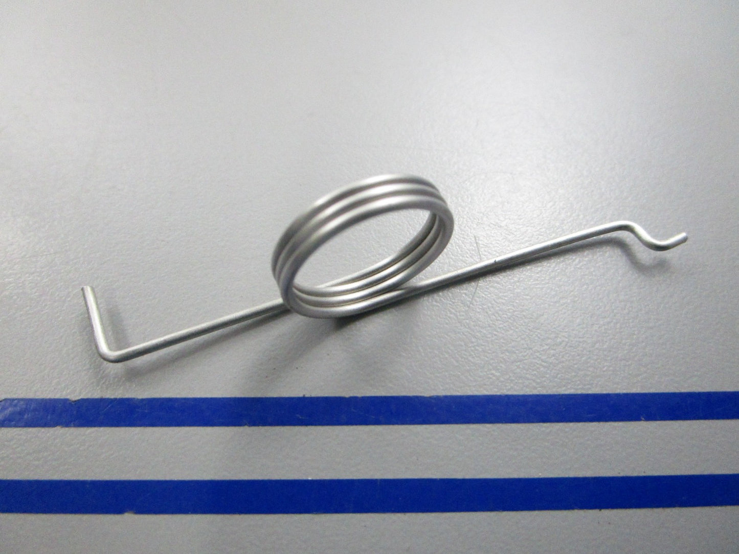 NEW OEM 329002 0329002 OMC Johnson Evinrude Tilt Lock Spring 0810