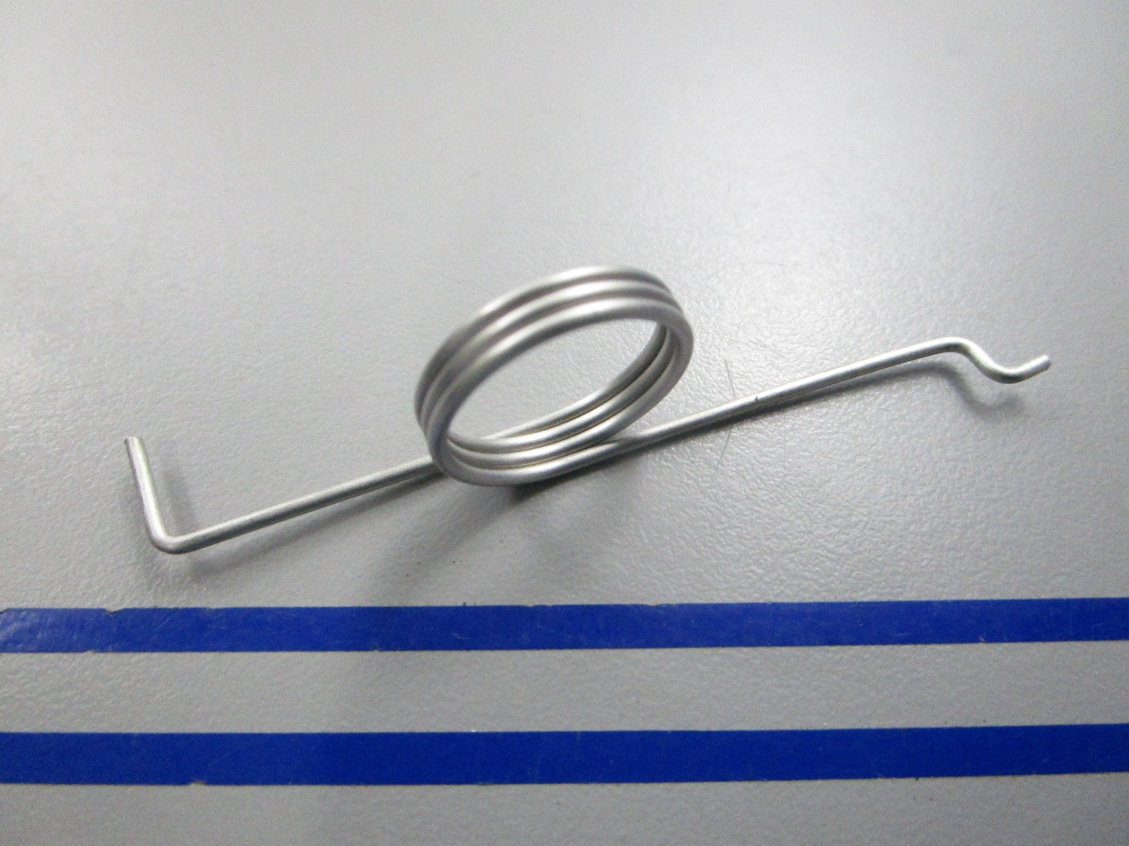 NEW OEM 329002 0329002 OMC Johnson Evinrude Tilt Lock Spring 0810