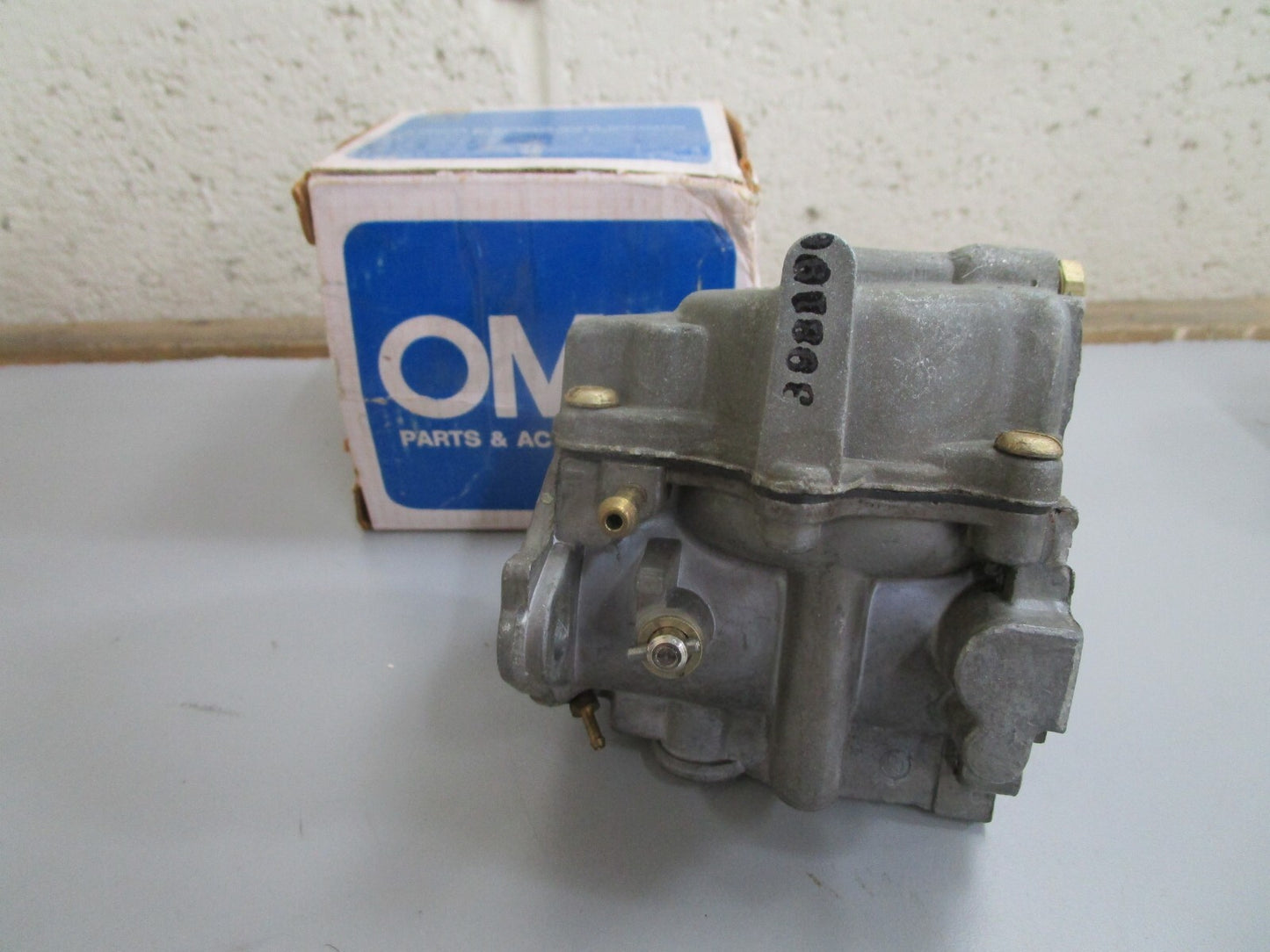 *NEW OEM* 0820 OMC Johnson Evinrude 70 75HP Carburetor Ay 393196 0393196