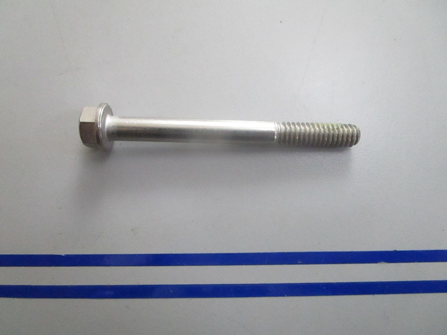 *NEW OEM* 0810 OMC Johnson Evinrude Screw 335223 0335223