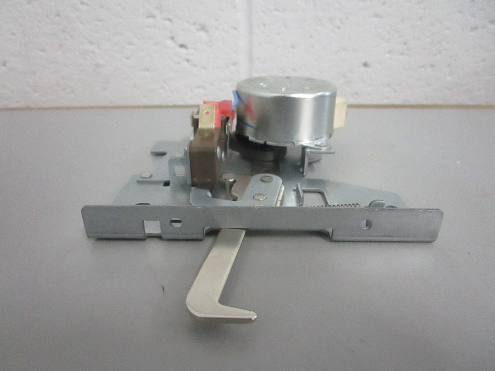 *NEW OEM* 0820 Viking 240V Latch Assy 039293-000