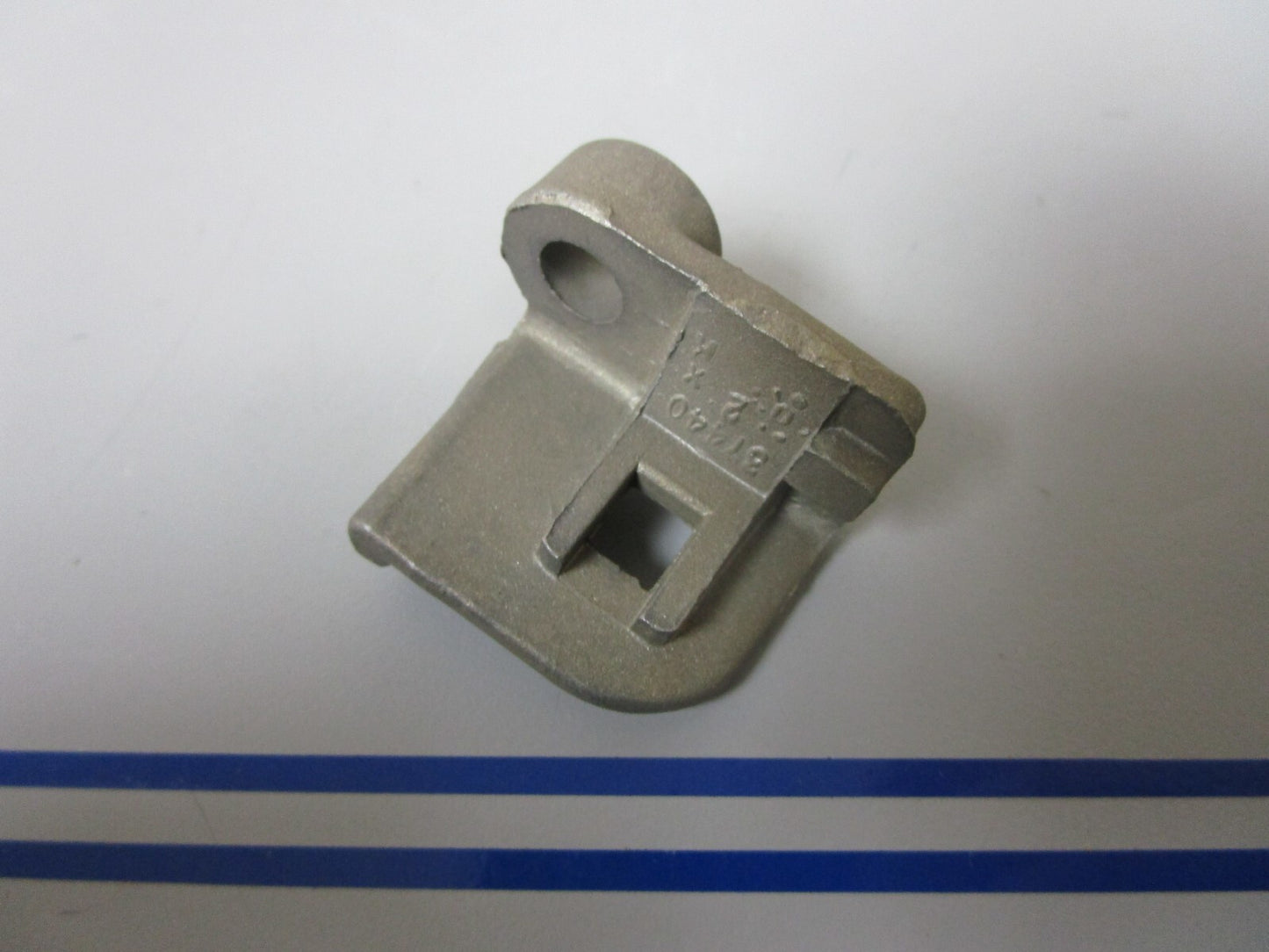 *NEW OEM* 0810 Mercury Quicksilver Bracket 37440