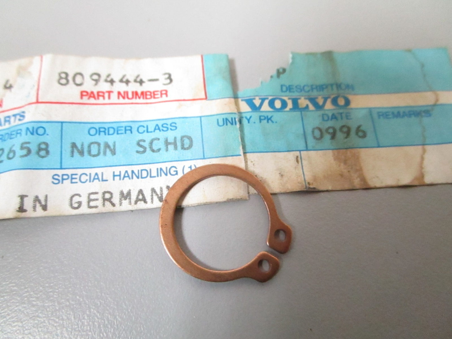 NEW OEM 809444 Volvo Penta Lock Ring 0810