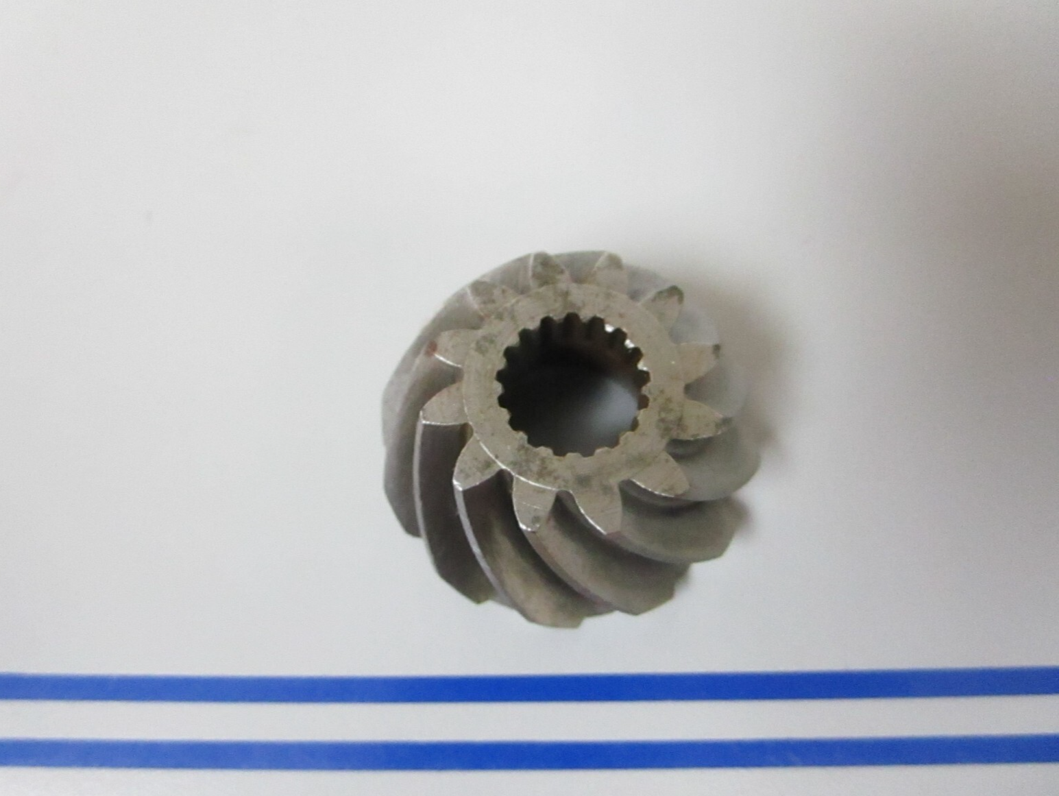 *NEW OEM* 0810 OMC Johnson Evinrude Pinion Gear 315533 0315533