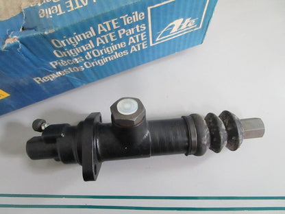 NEW OEM 0004307201 Mercedes-Benz ATE Brake Master Cylinder 0820