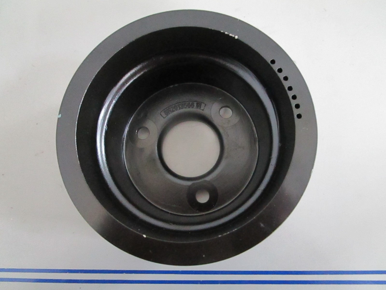 NEW OEM 8M2013566 Mercury Quicksilver Crankshaft Pulley 0820