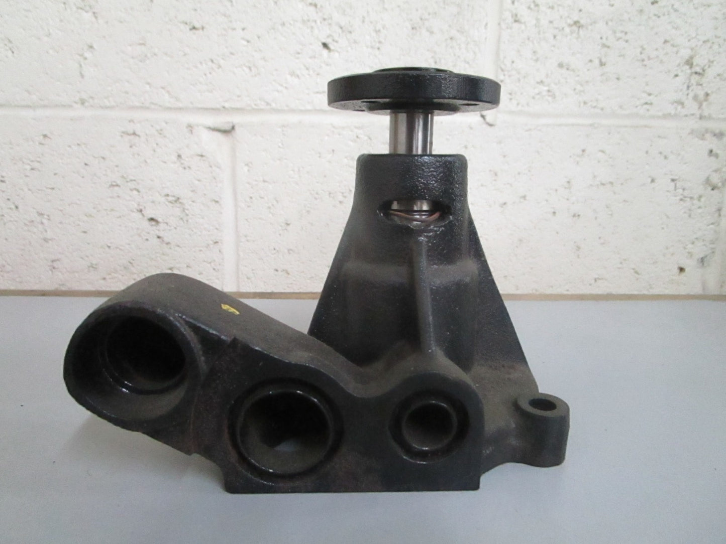 *NEW OEM* 0820 Volvo Penta Circulation Pump 831742