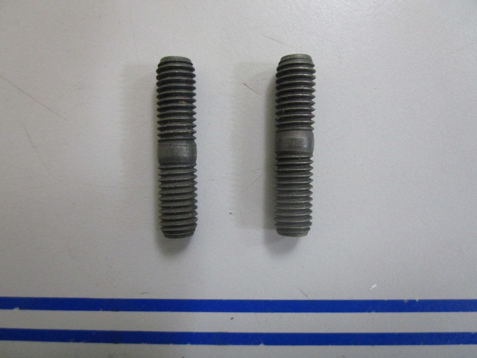 *NEW OEM* (LOT OF 2) 0810 OMC Johnson Evinrude Stud 953043 0953043