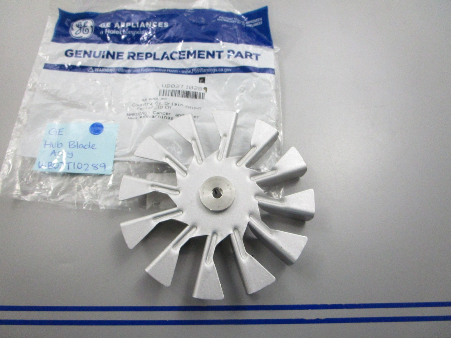 NEW OEM WB02T10289 GE Hub Blade Assembly 0810