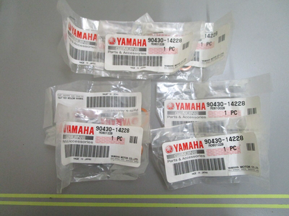 *NEW OEM* (LOT OF 7) 0810 Yamaha Gasket 90430-14228