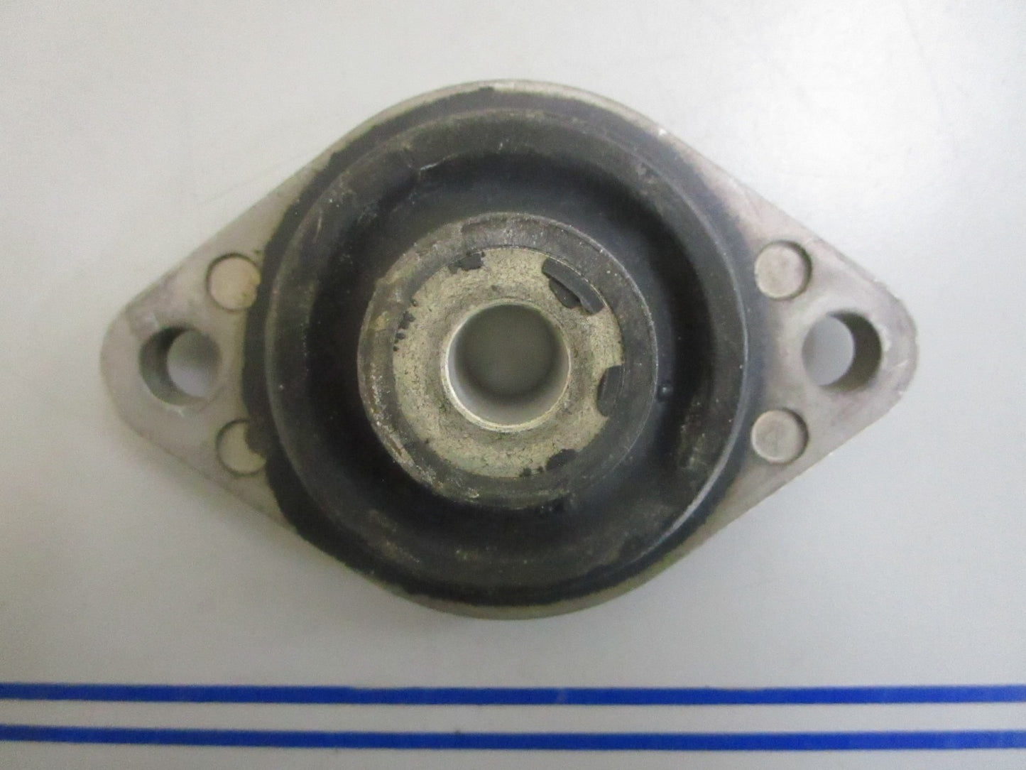 *NEW OEM* 0820 OMC Johnson Evinrude Rear Mount Ay 3853806