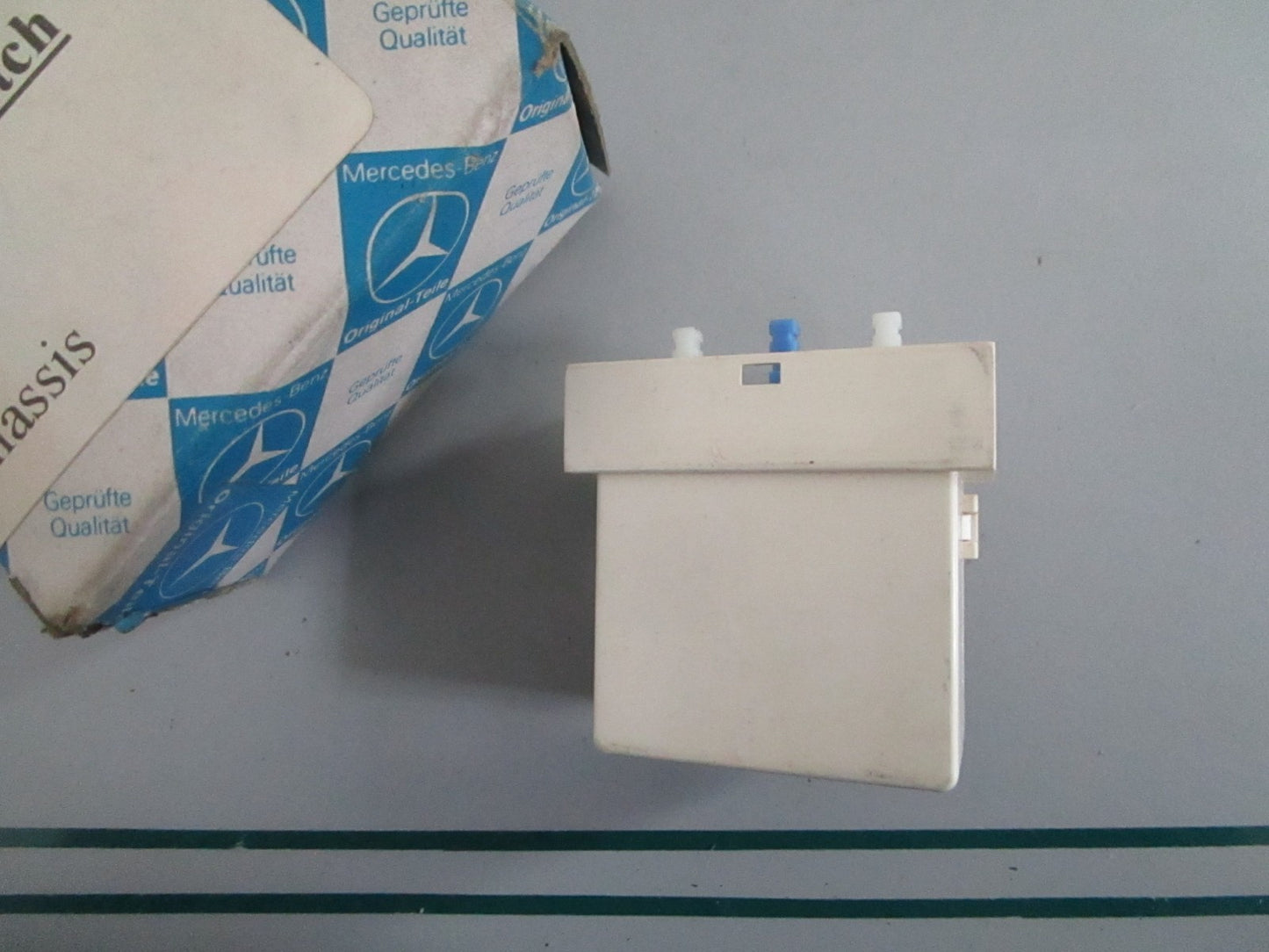 NEW OEM 1268202510 Mercedes-Benz Switch 0820