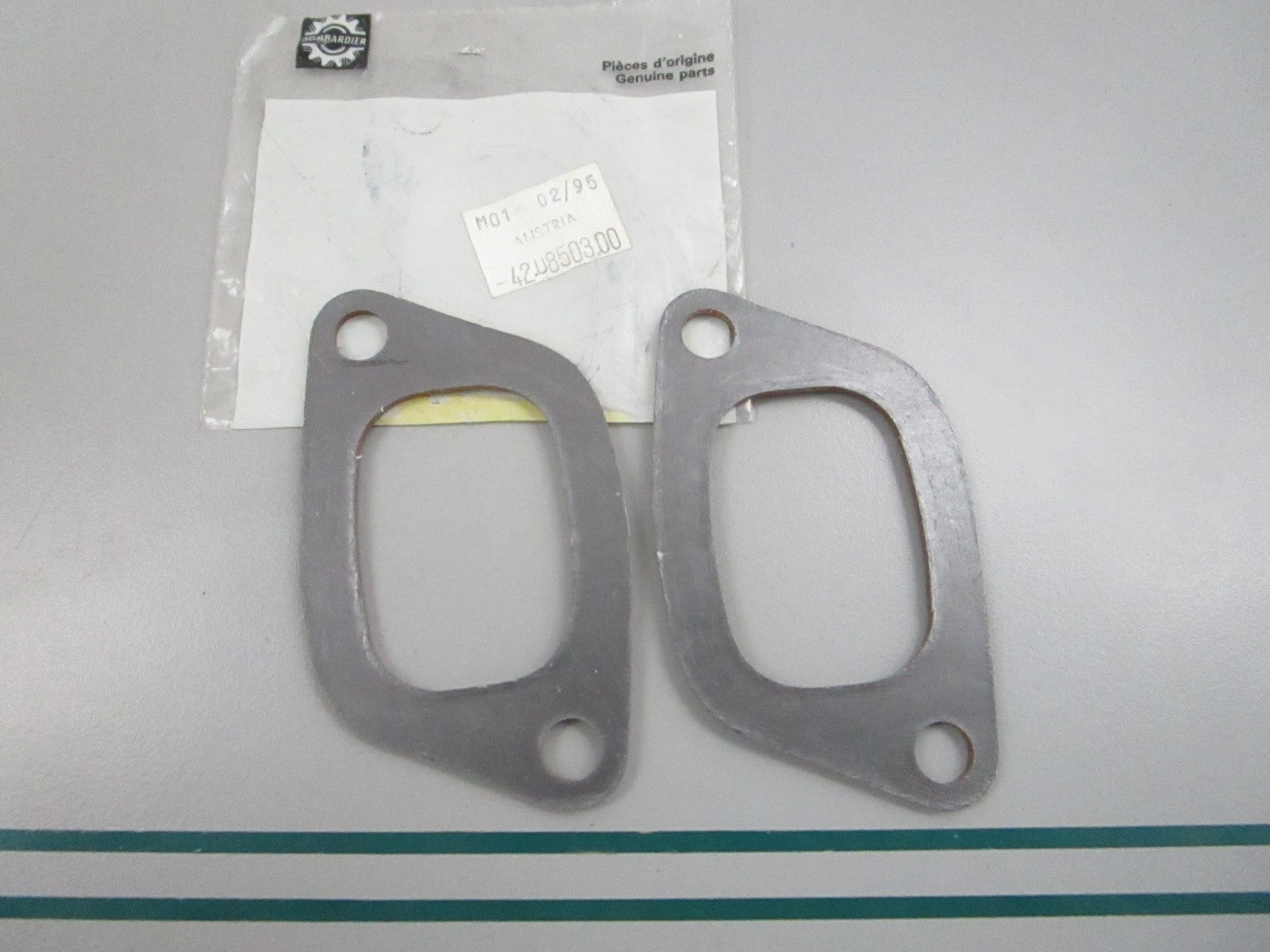 NEW (LOT OF 2) 420850300 Ski-Doo Gasket 0810