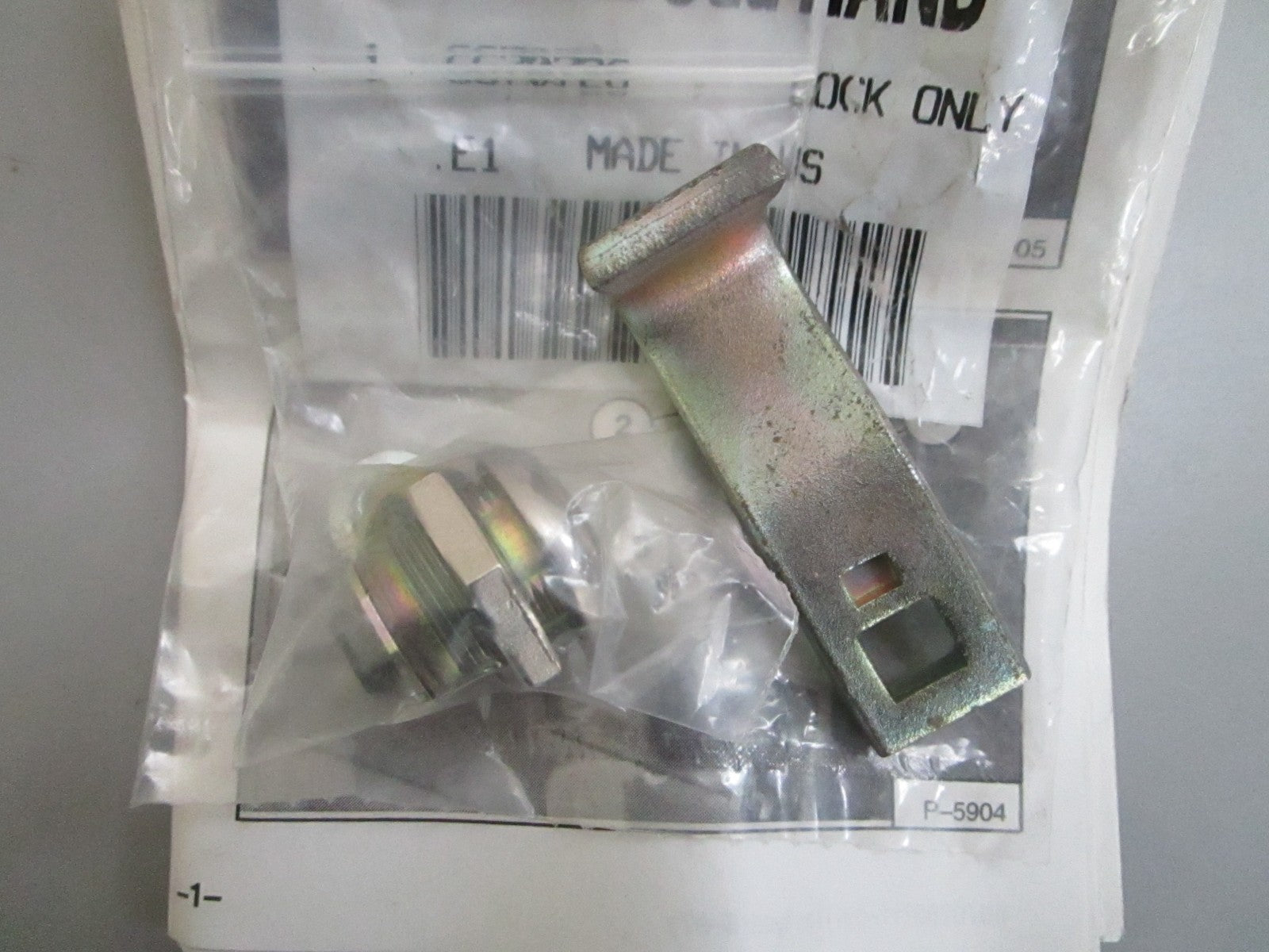 *NEW OEM* 0820 Bobcat Lock Key 6578802