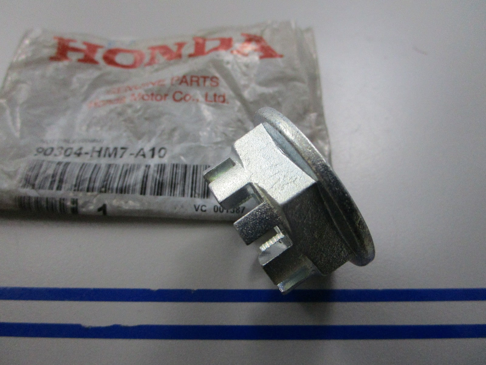 *NEW OEM* 0810 Honda 20mm Axle Nut 90304-HM7-A10