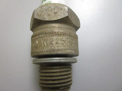 *NEW OEM* 0810 Bosch Spark Plug W225T35