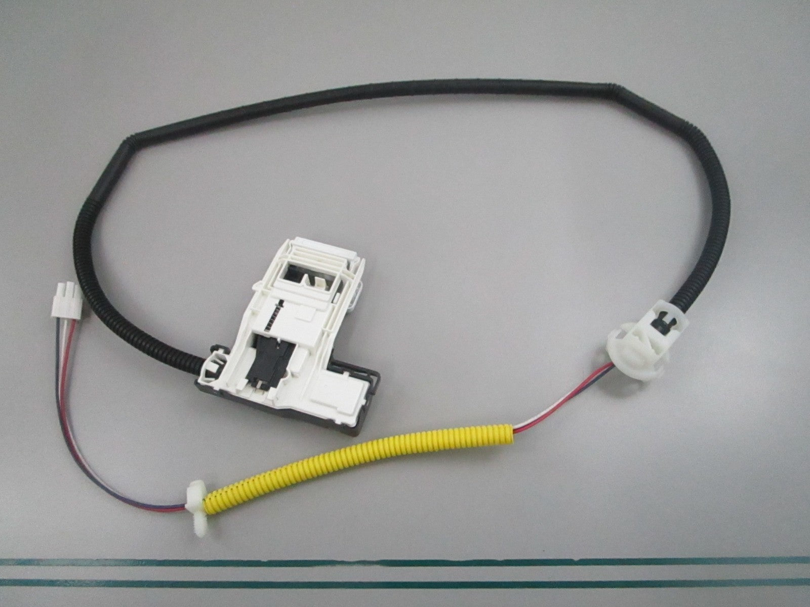 Whirlpool NEW OEM Washer Lid Lock Latch Assy W11307244 0810