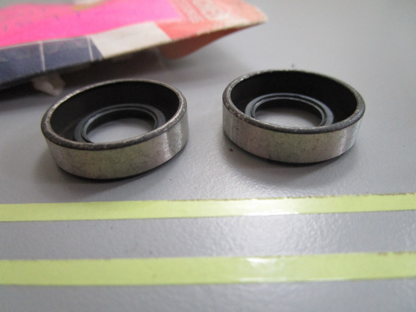 *NEW OEM* (LOT OF 2) 0810 OMC Johnson Evinrude Seal 318972 0318972